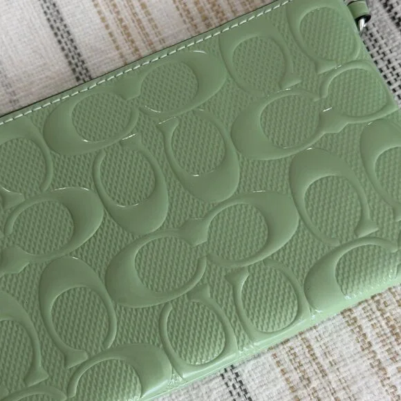 NWT Coach Zip Around Wristlet Wallet Signature w/ Heart Charm Spring Beautiful - Picture 4 of 6